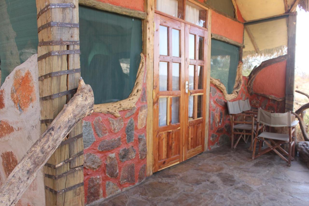 Lion'S Cave Camp, Samburu Villa Archers Post ภายนอก รูปภาพ
